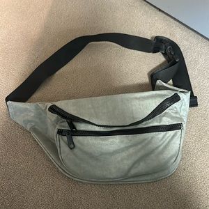 Grey crossbody bag